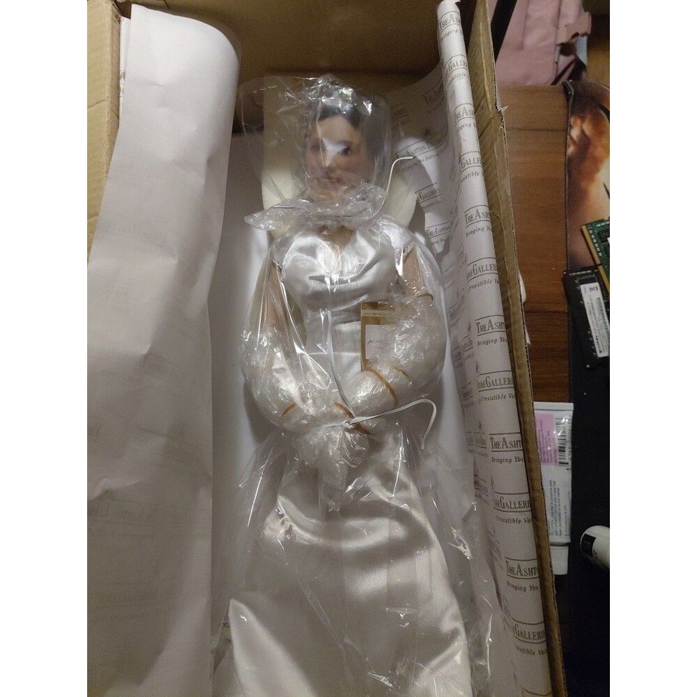Ashton Drake Galleries - Pippa Middleton Royal Maid Of Honor Doll - New - Kate
